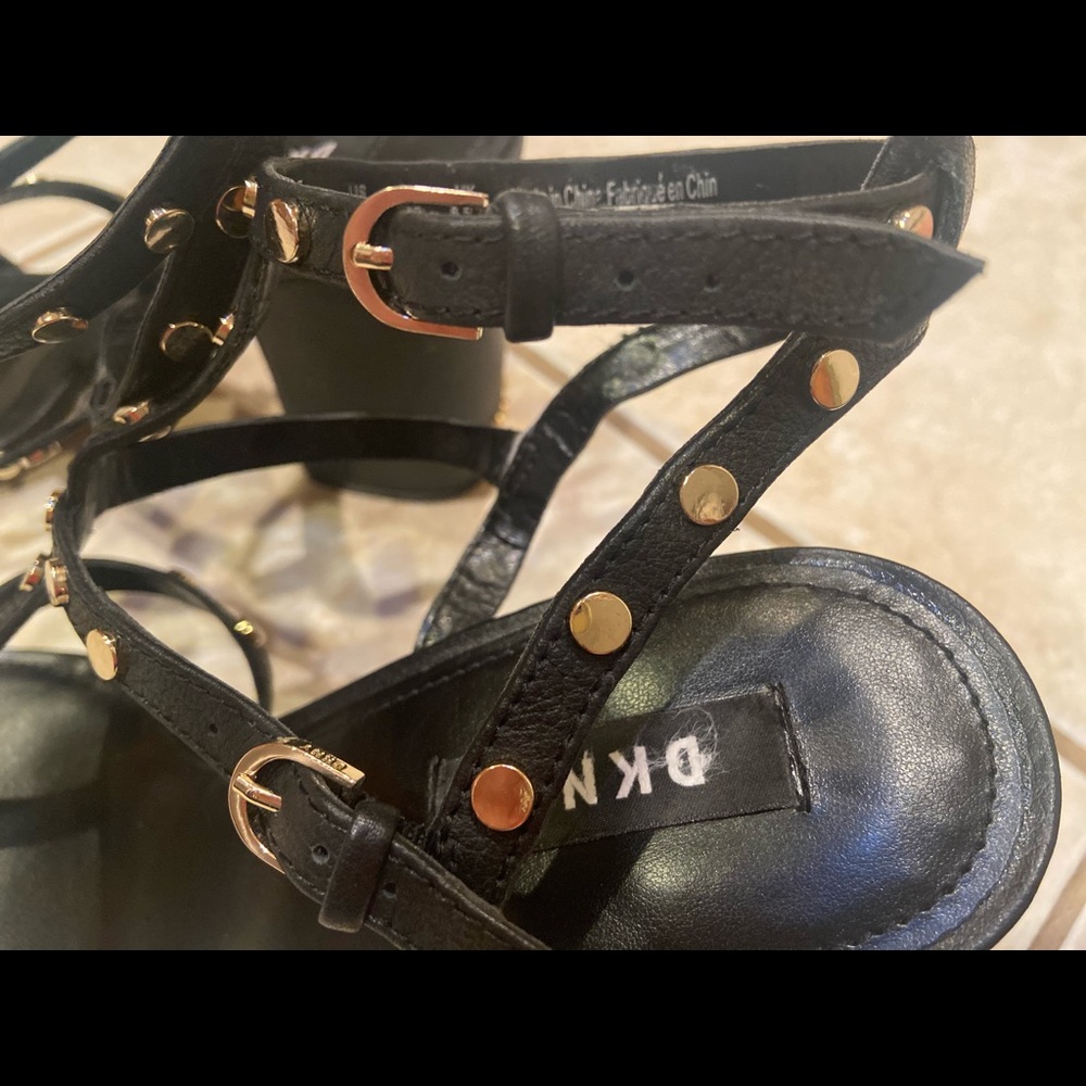 DKNY HANZ T STRAP MULE WITH STUDS - Picture 6 of 13